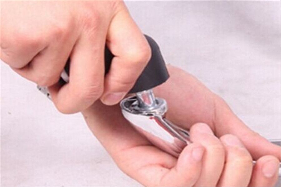 how to remove star base from office chair